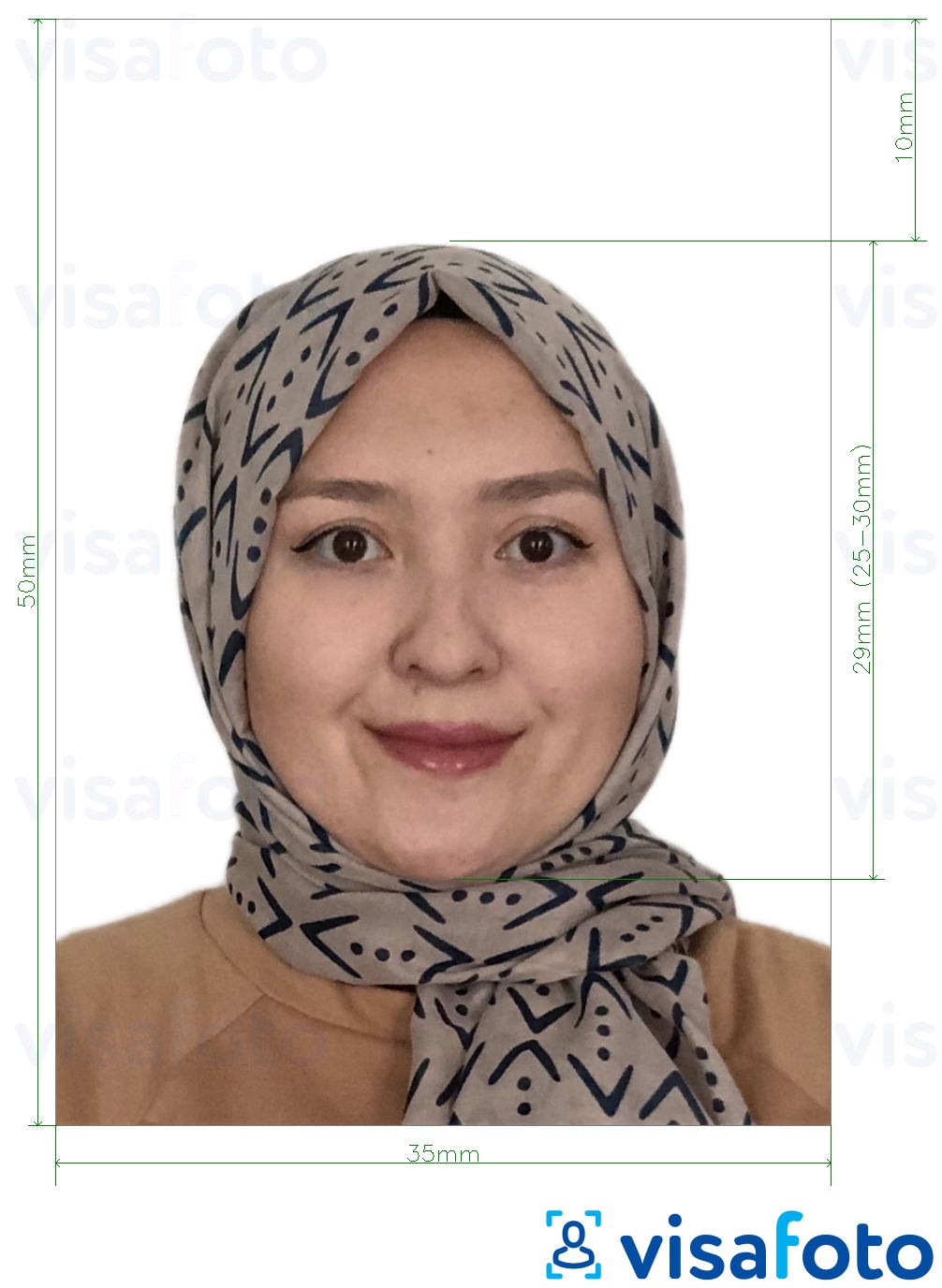 Пример за снимка за Мала��зия Паспорт 35х50 мм бял фон с точна спецификация за размер
